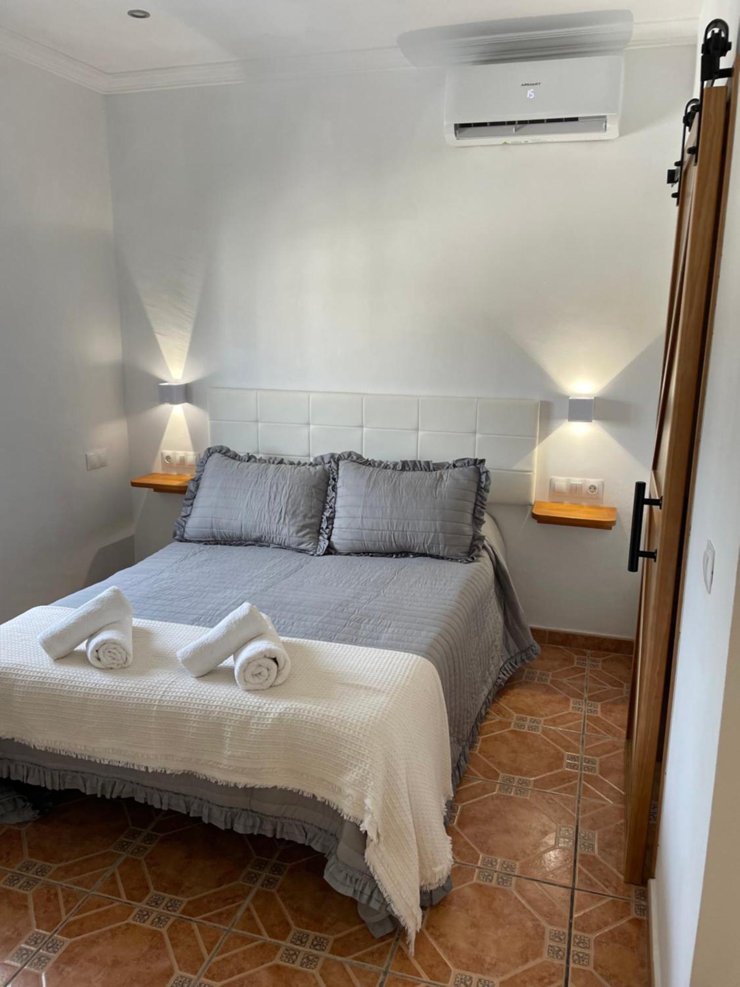 Setenil De Las Bodegas Casa De La Mielヴィラ エクステリア 写真